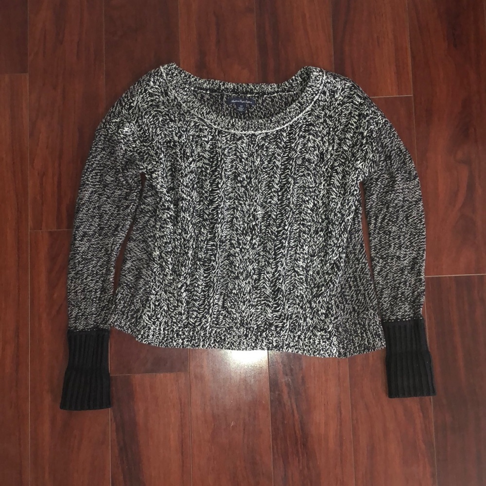 Two tone black and white marled knitsweater